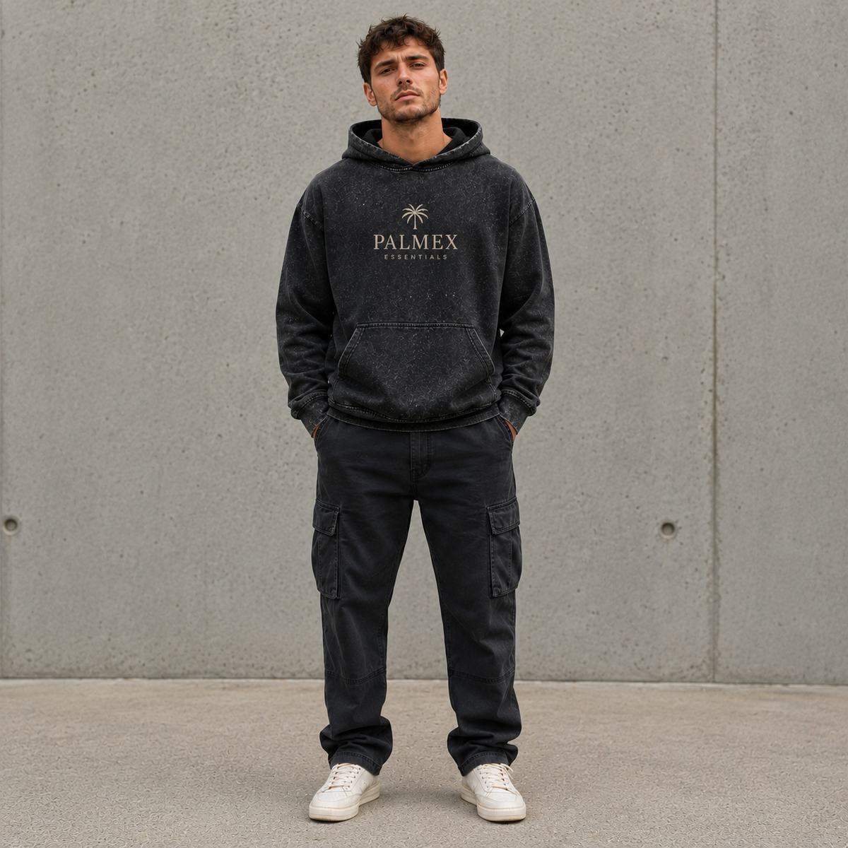 Palmex Essentials Oversize Washed Hoodie in Schwarz im Acid-Wash-Look – Frontansicht.