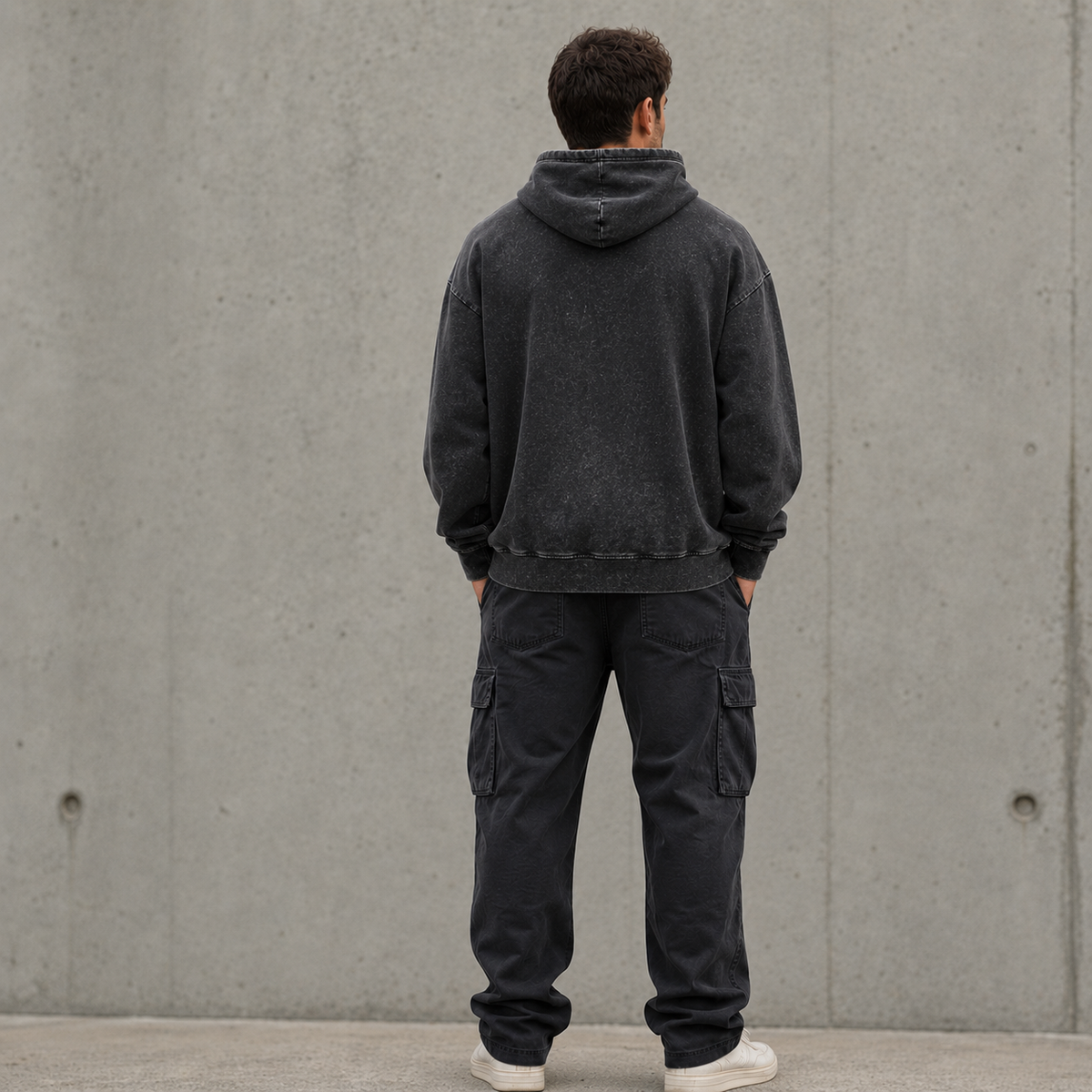 Rückseite des schwarzen Palmex Washed Hoodies mit modernem, reduziertem Streetwear-Design.
