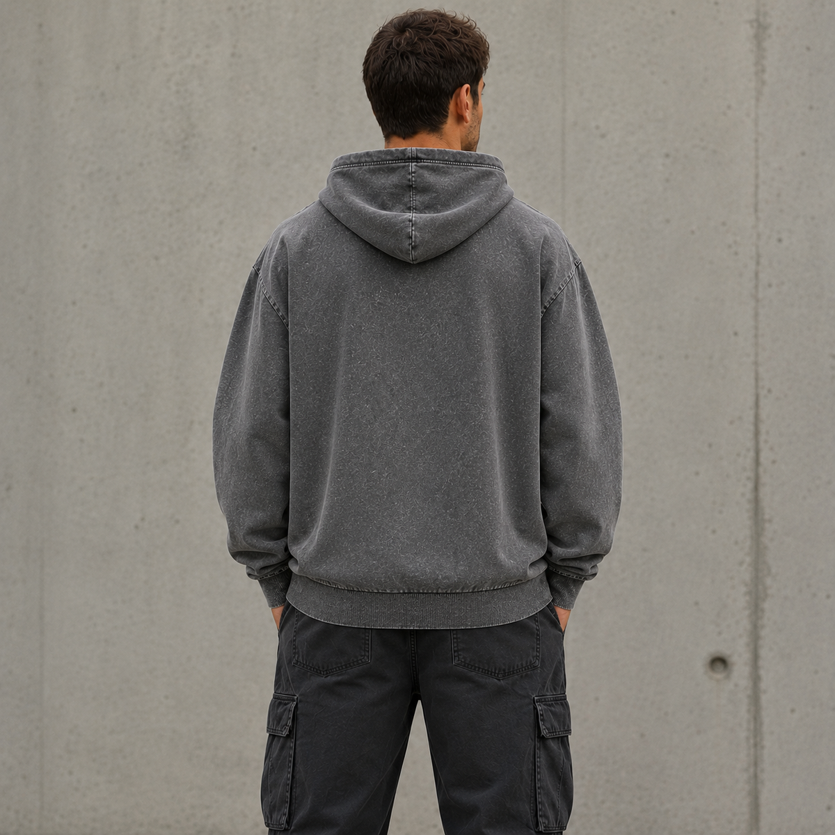 Detailansicht der Kapuze mit moderner mittiger Trennungsnaht am grauen Palmex Hoodie.