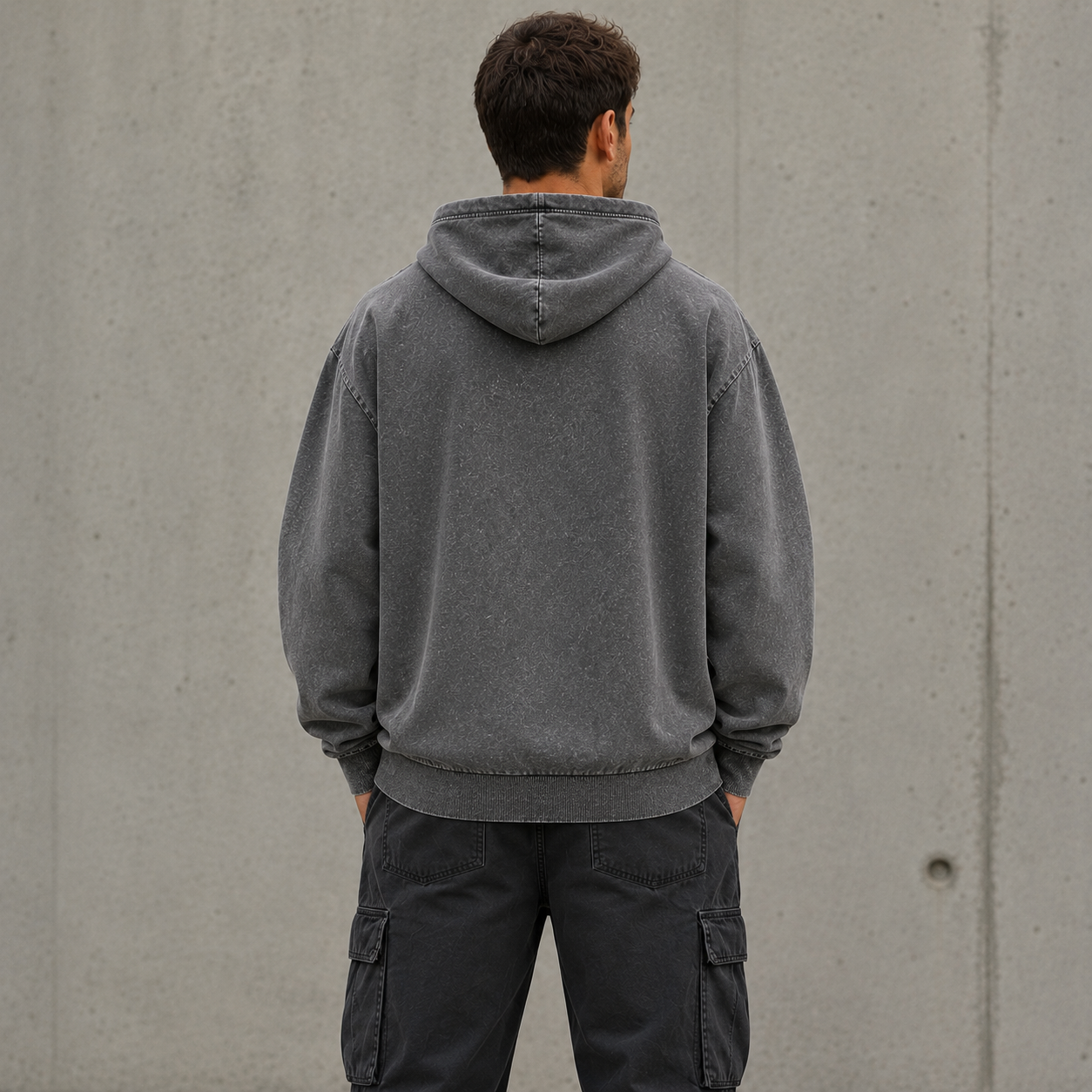 Detailansicht der Kapuze mit moderner mittiger Trennungsnaht am grauen Palmex Hoodie.