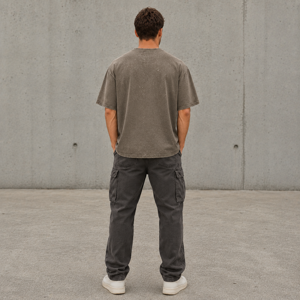 Rückseite des khaki Palmex Essentials Washed Oversize T-Shirts mit cleanem Streetwear-Design.