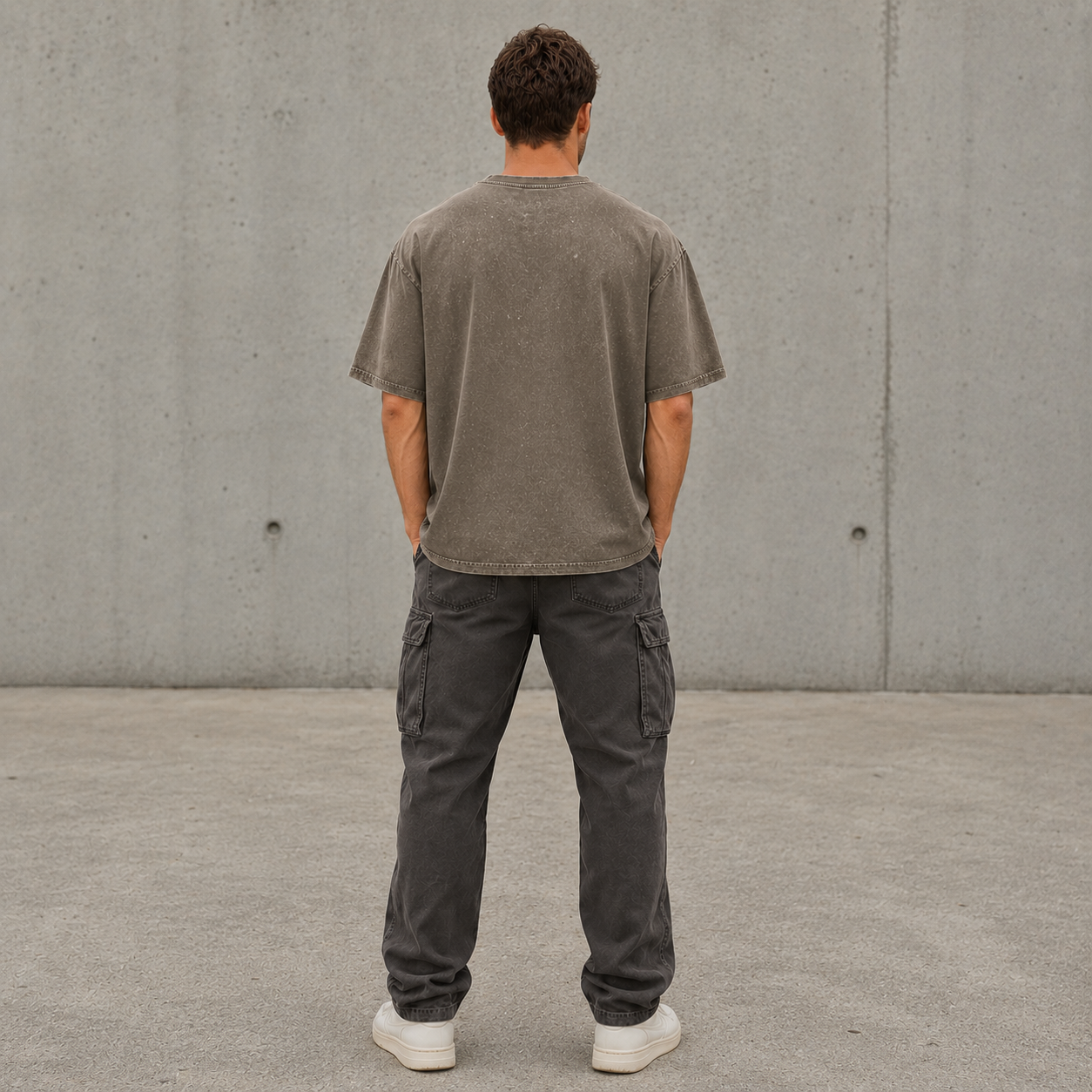 Rückseite des khaki Palmex Essentials Washed Oversize T-Shirts mit cleanem Streetwear-Design.