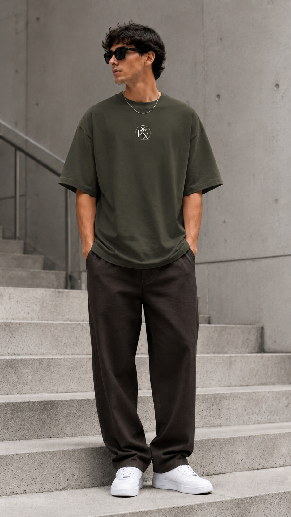 Palmex First Light Unisex-Oversize T-Shirt in Grün aus Bio-Baumwolle – Frontansicht.